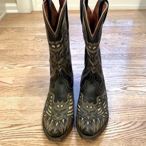 Lucchèse Cowboy boot. Only worn a few times, they’re in great condition!